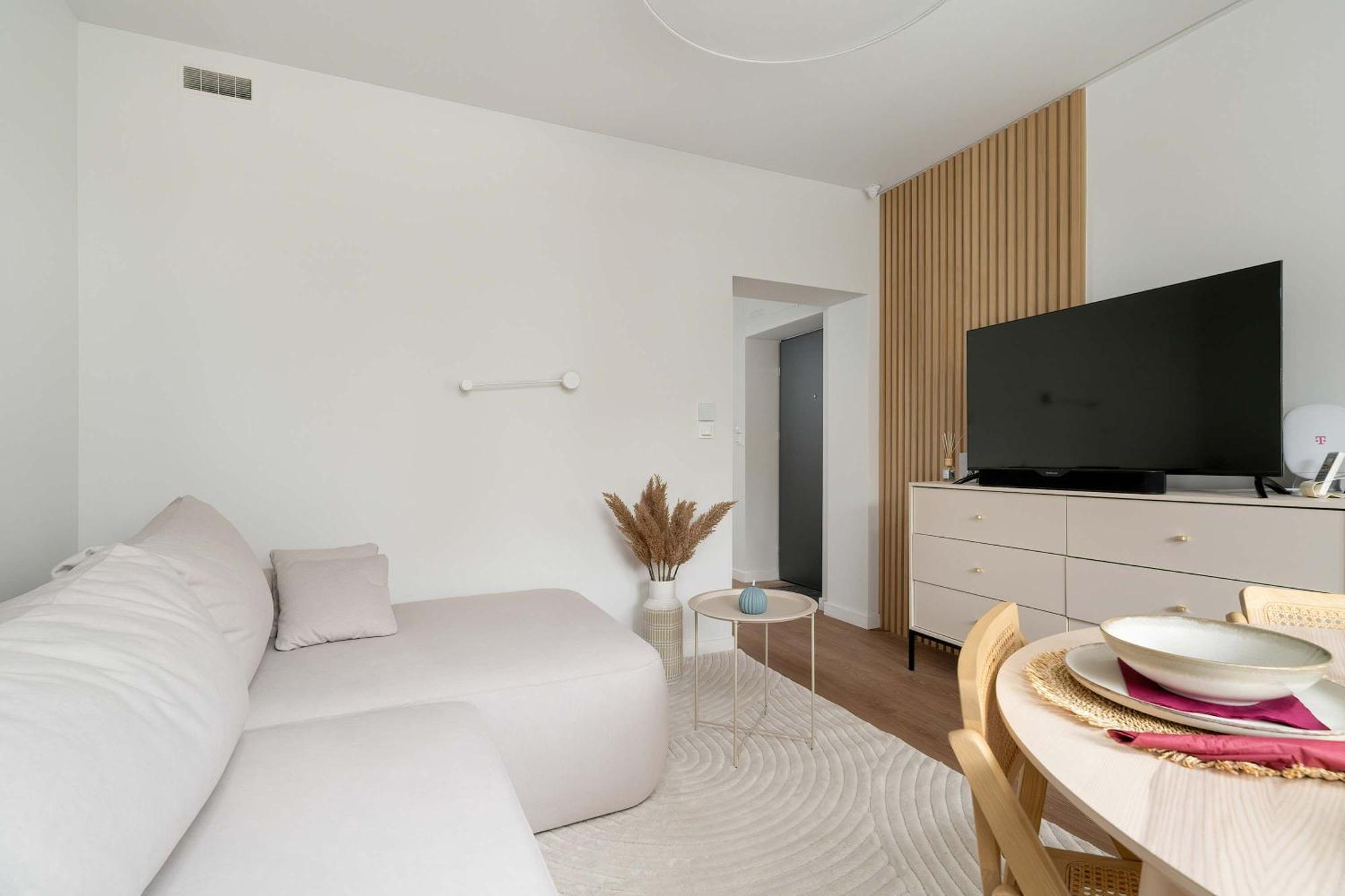 Apartamento Klimatyzowane W Poznaniu Z Biurkiem Do Pracy Zdalnej By Renters Poznań
